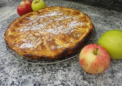 Tarte Normande aux pommes, recette de notre "tante Denise", du restaurant "Les Délices du Cotentin à Sainte mère église.